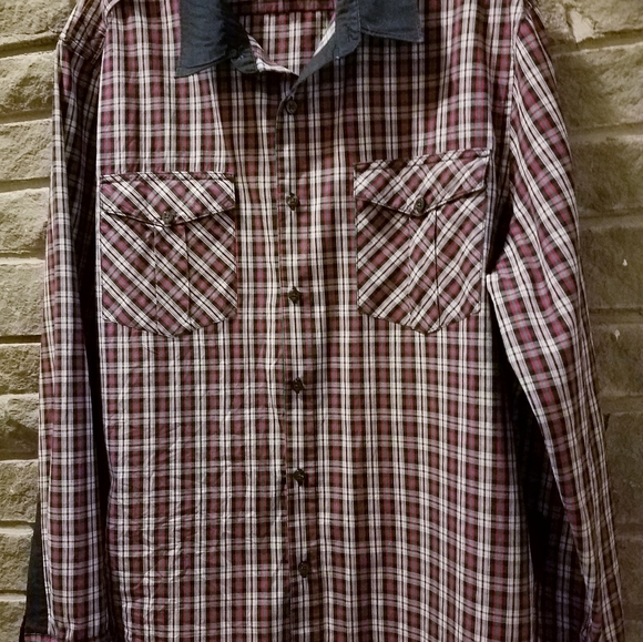 Epaulettes a must have... - Picture 2 of 3